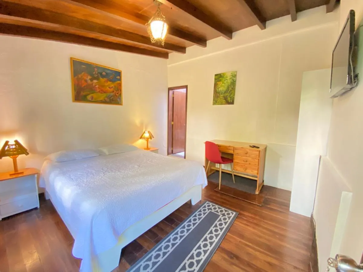 Hostel Arupo Bed And Breakfast Quito