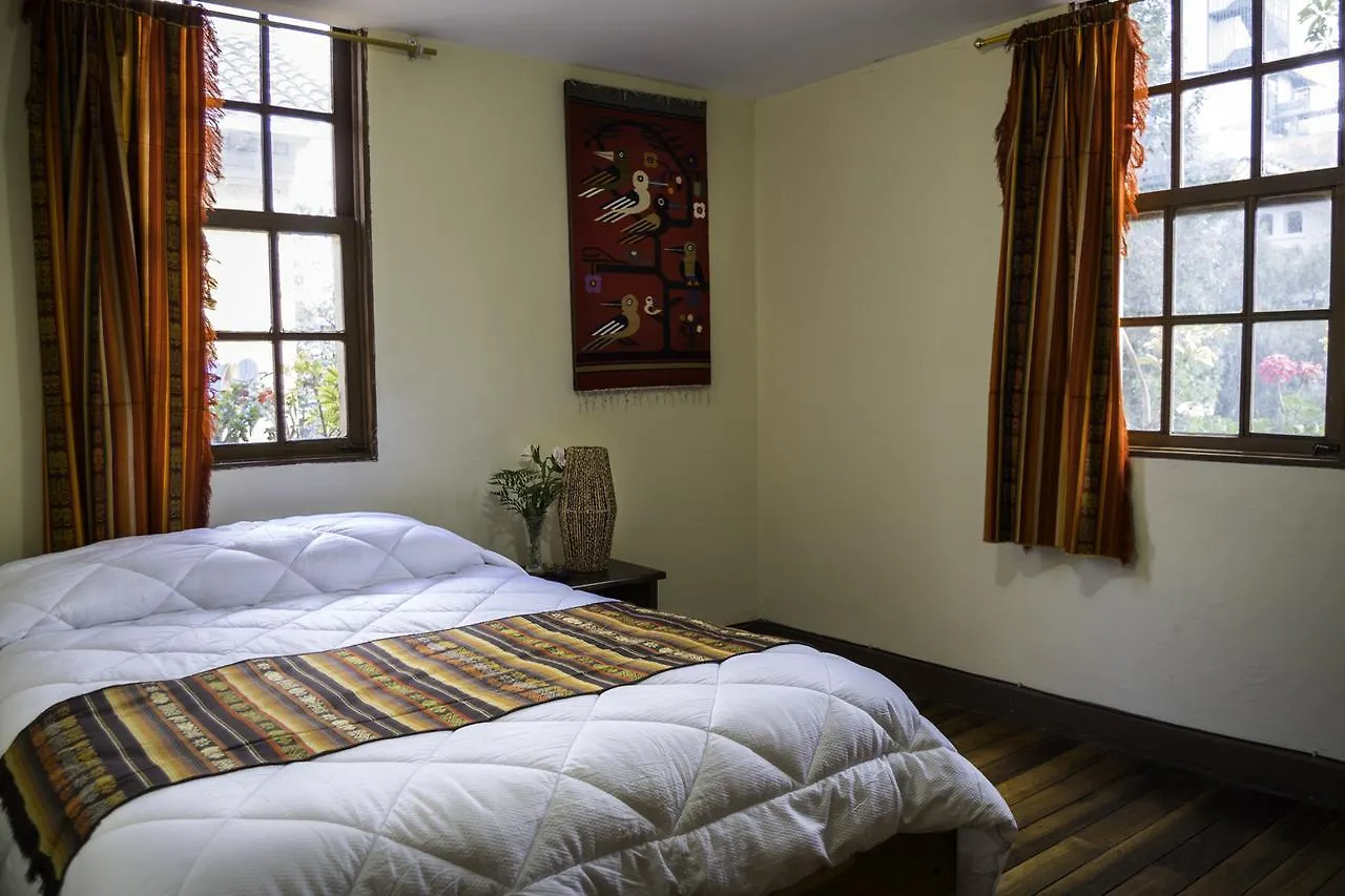 Arupo Bed And Breakfast Quito Albergue