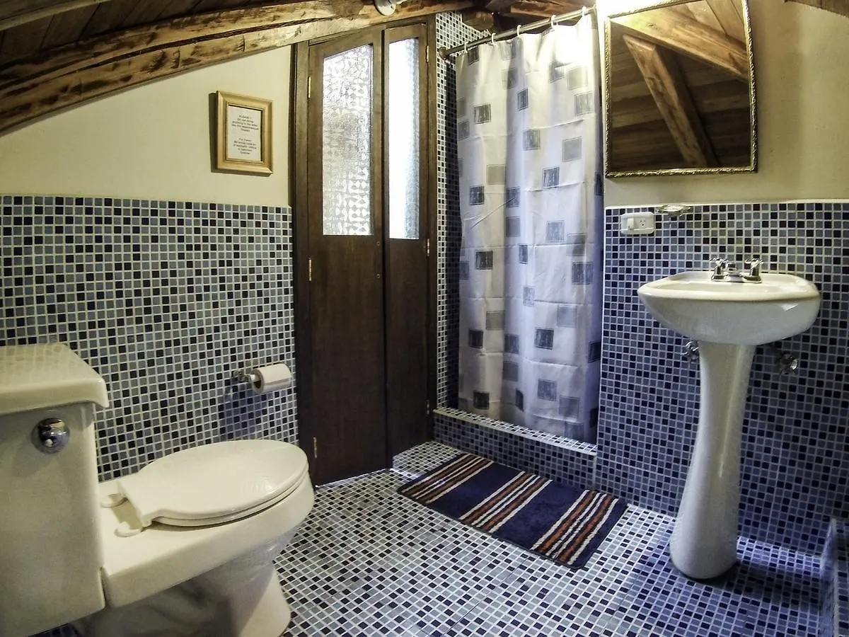 Arupo Bed And Breakfast Quito Albergue