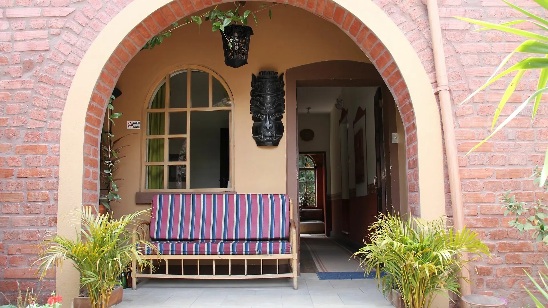 Arupo Bed And Breakfast Quito Albergue